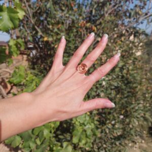 Eenvoudige koperen ring zonder steen