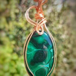 Malachiet met koperdraad