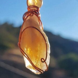 Citrien met koperdraad