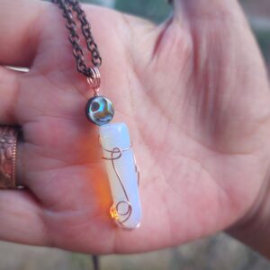 Opaal hanger met Abalone schelp