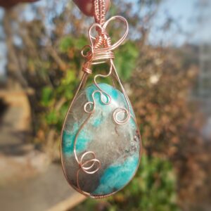 Amazoniet met koperdraad