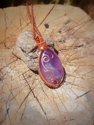hanger met amethist en koperdraad