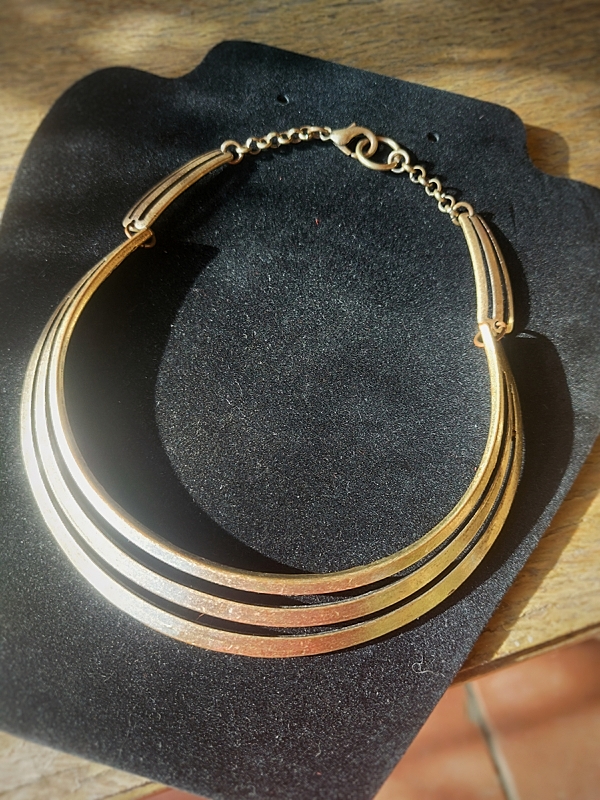 messing choker 1