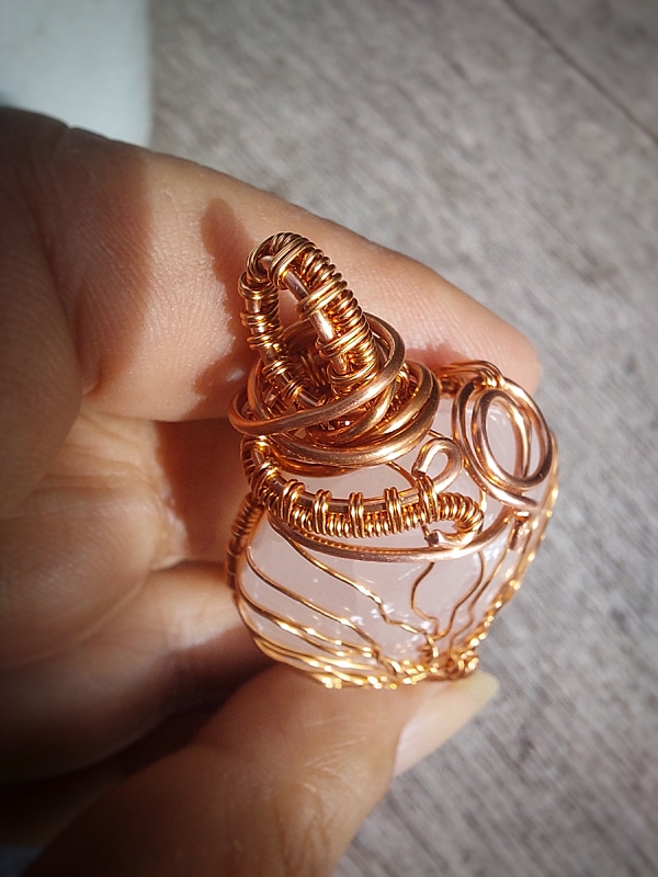 koperen hanger met seleniet en tree of life
