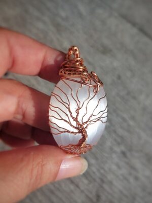 koperen hanger met seleniet en tree of life
