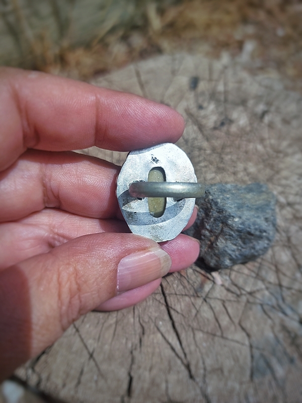 Anillo de plata hecho a mano con abulón 3