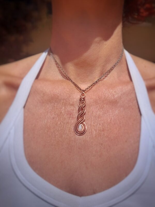 koperen wire wrap art hanger met parel 3